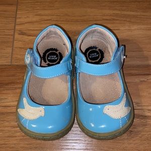 Livie & Luca toddler size 6.